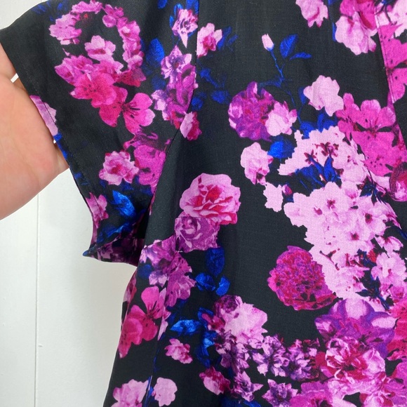 TORRID Size 1X Womems Multicolor Floral V-Neck Short Sleeve Top Fairy Whimisgoth - Picture 3 of 5